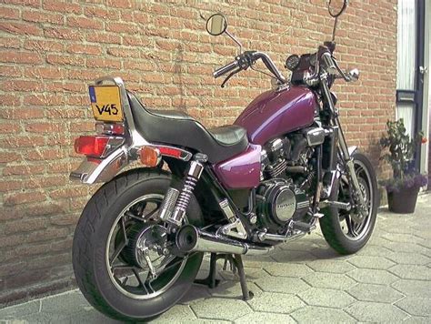 Revisie Honda Magna 82