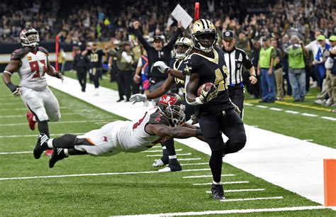 Kamara reached the century mark in combined yards in consecutive playoff performances, but he was unable to hit pay dirt this time around as the saints ultimately fell to their division rivals. Kamara, Brees help Saints win 6th straight, 30-10 over Bucs