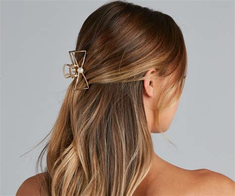 Coveted Style Metal Claw Hair Clips Pretty Brown Hair Stylish Hair