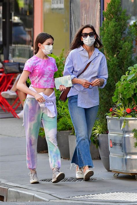 Katie Holmes Out With Her Daughter Suri In New York 05182021 Hawtcelebs