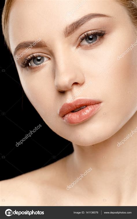 Gorgeous Young Woman — Stock Photo © Vikaovcharenko 141136076