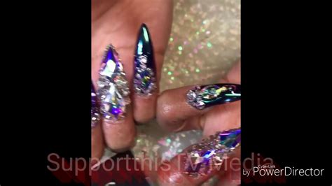 Follow for the latest from cardi. Cardi B Showing Off Her ExoTic finger Nails - YouTube