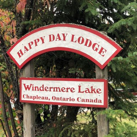 Happy Day Lodge And Lake Windermere Ontario Canada
