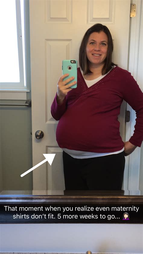 Pregnant Belly Hanging Out Of Shirt Pregnantbelly