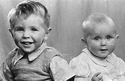 Stephen Hawking and sister Mary Hawking (1948) | MMP Cambrid… | Flickr