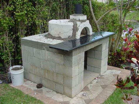 Once you build your own outdoor pizza oven, you'll be able to enjoy the combined pleasures of pizza, outdoors, and a wood fire for a unique experience that you'll love to share with family and friends. Pin by Renato Ovens on DIY (Do it yourself) | Diy pizza, Pizza oven kits, Diy pizza oven