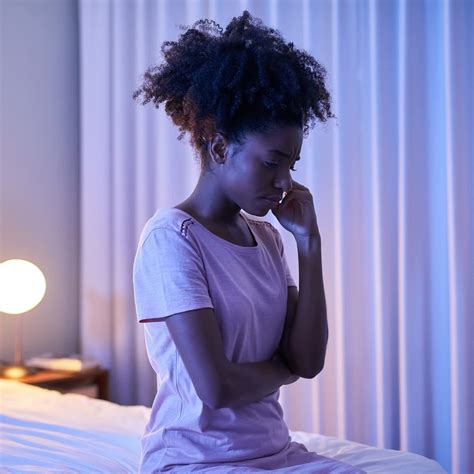 Here S Why It S Tough To Fall Back Asleep When You Wake Up With Anxiety Popsugar Australia