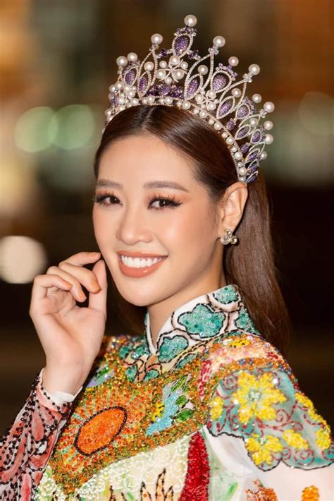 Miss Universe Vietnam 2020 Posa En Un Ao Dai The Perfect Miss