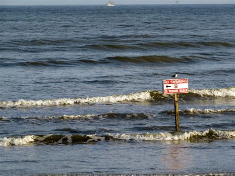 Texas Sea Grant Warns Swimmers Of Dangerous Rip Currents