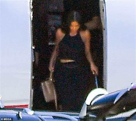 Kim Kardashian Arrives In La On Private Jet Kanye West Annoyed Fans