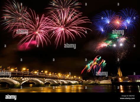 Feu Artifice Hi Res Stock Photography And Images Alamy
