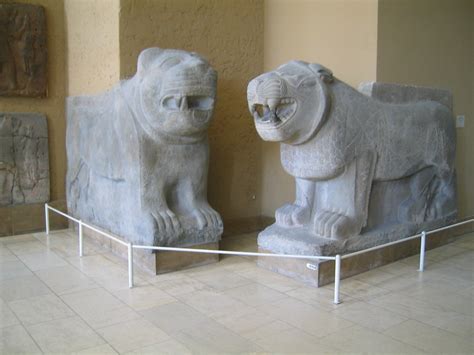 Sumerian Lions Two Sumerian Lion Sculptures Sumer Was The Flickr