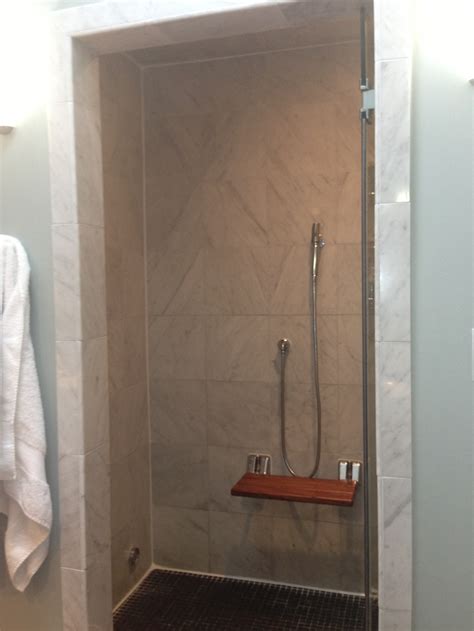 Want A Steam Shower W A Built In Seat Or Ledge With Overhead Rain