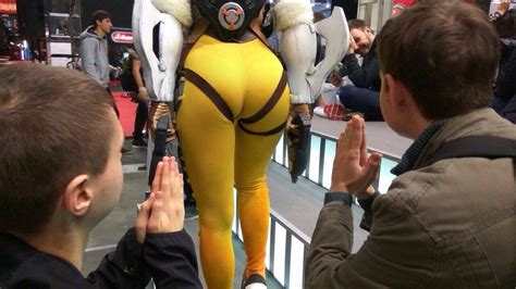 Praise The Booty Overwatch Know Your Meme