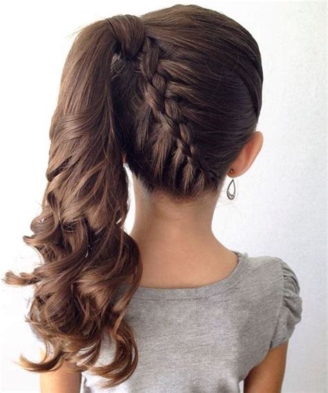 Łatwe fryzury na co dzień dla dziewczynek – 20 propozycji | Styllowe