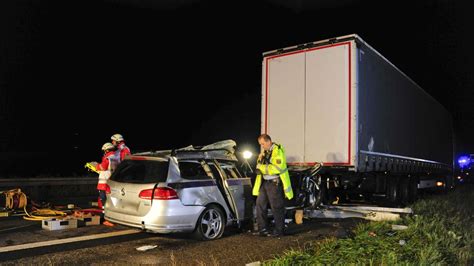 Fotos Ludwigshafen Schwerer Unfall Auf A61 Zwei Menschen Sterben