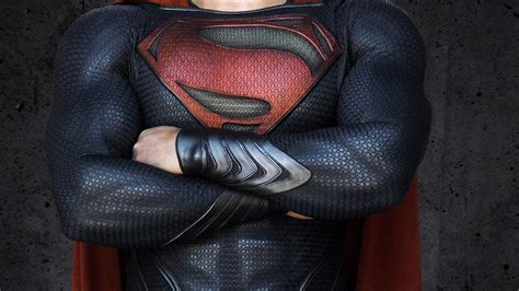 Batman Vs Superman Henry Cavill Shows First Look At Clark Kent But