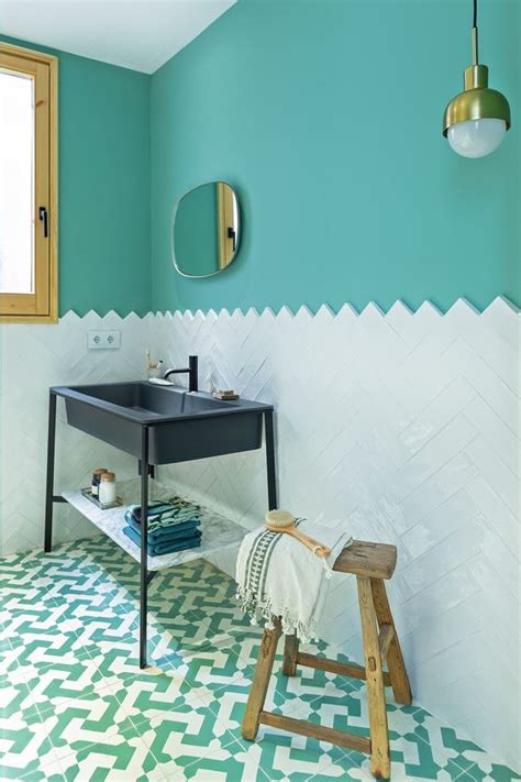 This will be a great idea for small master bathroom designs. Half-height tiled bathrooms The ultimate bathroom decor ...