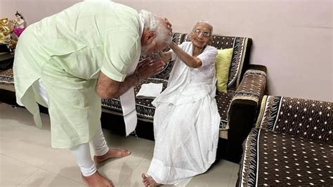 Pm Modis Mother Hiraba Modi To Enter 100th Year On June 18 Businesstoday