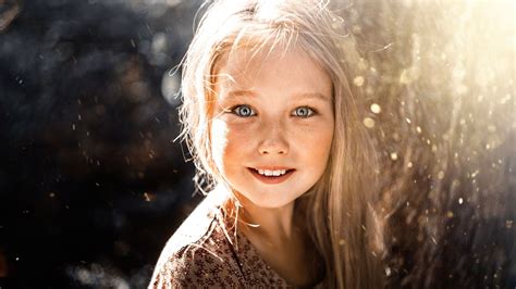 Desktop Wallpaper Cute Child Girl Smile Hd Image Picture