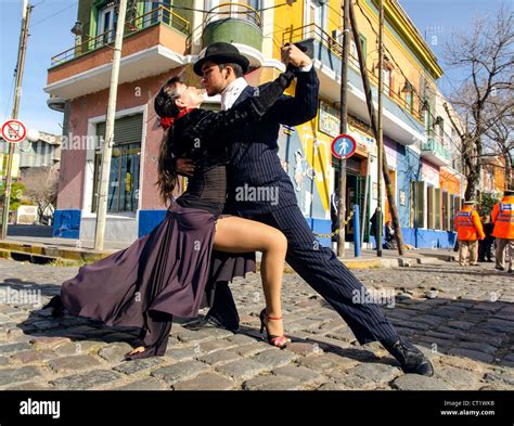 Tango Street Dancers Outside The Caminito Buenos Aires Argentina South America Stock Photo Alamy