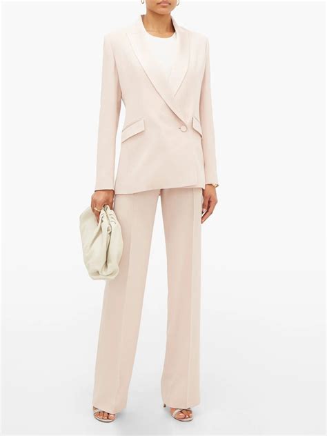33 Chic Wedding Suits For Women To Buy Now