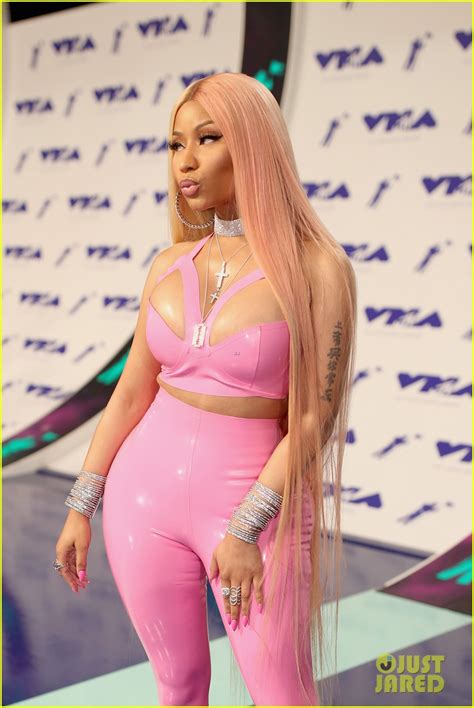 Nicki Minaj Wears Pink Latex Bodysuit To Mtv Vmas 2017 Photo 3946628