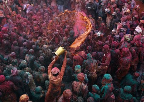 Holi 2015 Spectacular Images Of Lathmar Holi Celebrated In Mathura