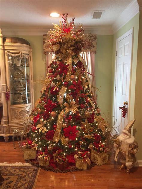Pin By Jose N On Holiday Holiday Christmas Tree Creative Christmas Trees Holiday Decor Christmas