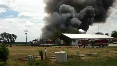 Barn Fire In Illinois Youtube