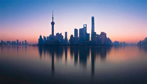 高清晰上海外滩海域的城市倒影壁纸 欧莱凯设计网