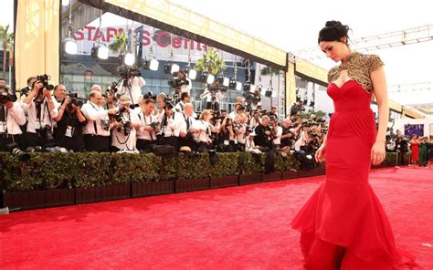 The Red Carpet Reveal How Makeup Artists Photographers And Bloggers