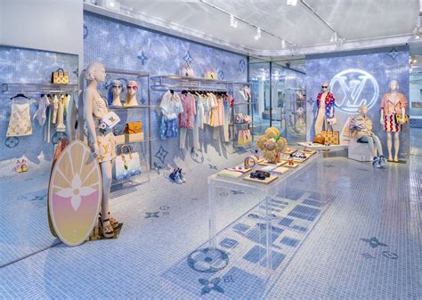 Check Out Louis Vuittons Underwater Pop Up In Soho