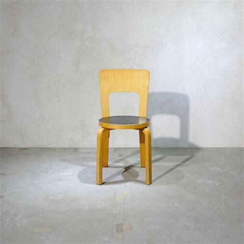 Worldwide shipping of alvar aalto design classics at pamono. Alvar Aalto Chair Model 66