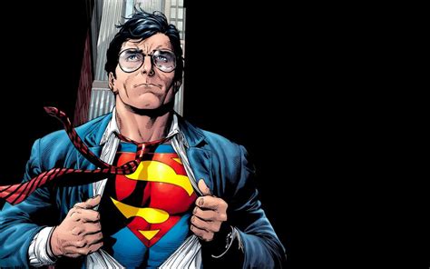 Clark Kent No More Superman Drops His Secret Id
