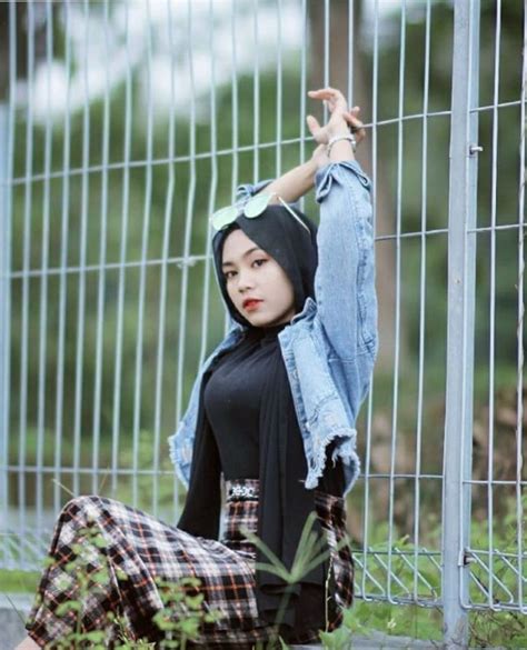Pin Oleh Tatsumaki Di Fashion Hijab Chic Gaya Hijab Model Pakaian My