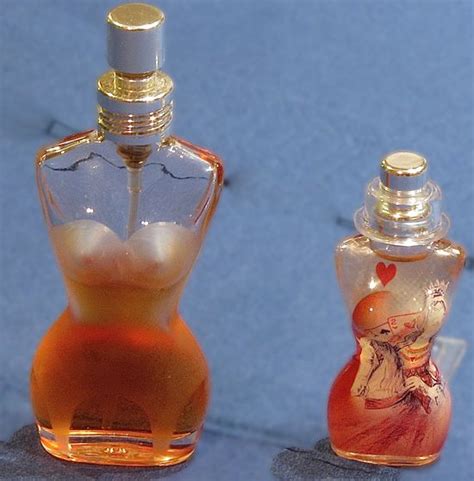 perfume bottles private collections 1 wysinfo documentaries on the web perfume perfume