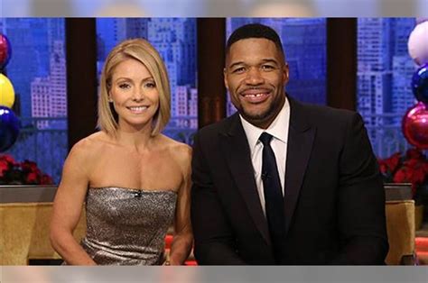 Michael Strahan Exiting As Kelly Ripa S Talk Show Partner