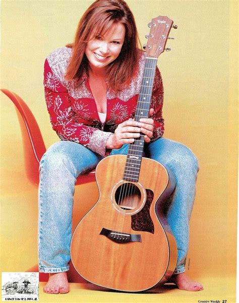 Suzy Bogguss With Her Guitar Country Music Singers Country Female