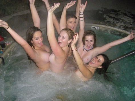 College Girls In Hot Tub Hot Nude Photos
