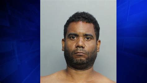Police Arrest Man After Armed Robbery At Mcdonalds Drive Thru In Hialeah Wsvn 7news Miami
