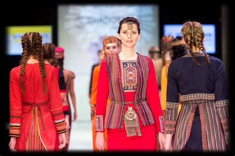 Armenian National Clothing Taraz Beautiful Costumes Russian
