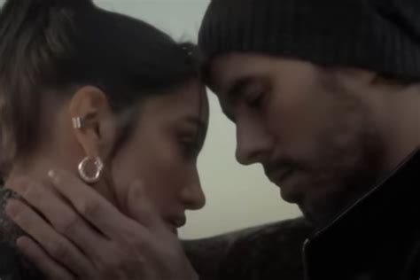 Ya Disponible El Videoclip De As Es La Vida De Enrique Iglesias Y Mar A Becerra Generaci N