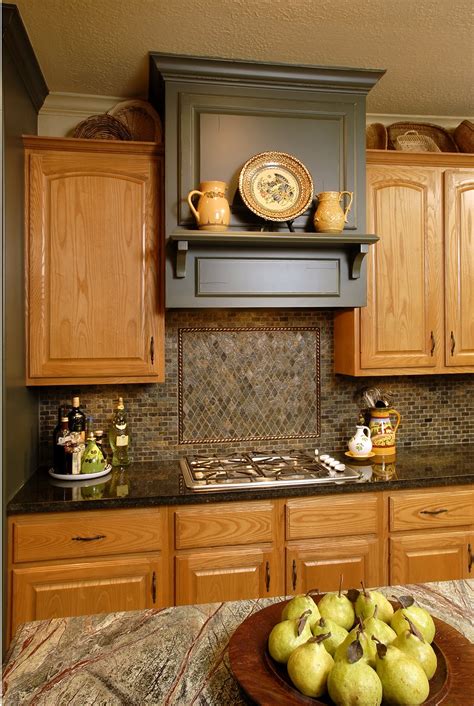 Kitchen with oak wood cabinetry. design in wood: What To Do With Oak Cabinets