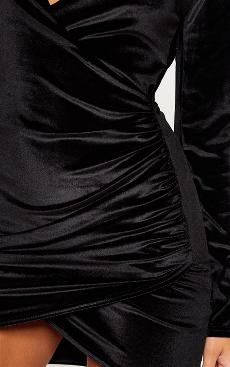 Black Velvet Plunge Ruched Bodycon Dress Prettylittlething Aus
