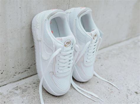 Leather uppersfoam midsoleair cushioningrubber outsoleproduct colour: Nike Air Force 1 Shadow whitesail stone atomic pink