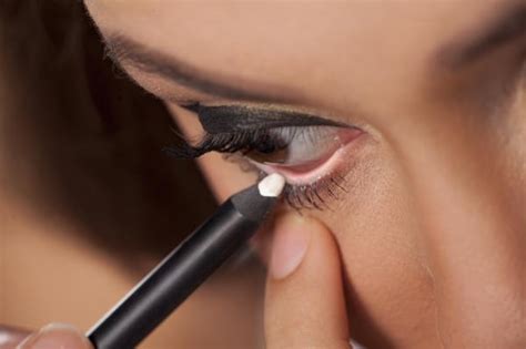 10 Errores Al Maquillarse Los Ojos Que Debes Evitar