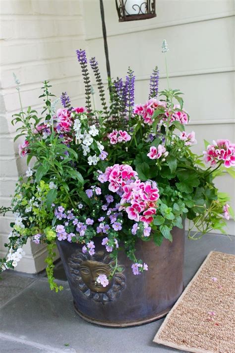 85 Fresh And Easy Summer Container Garden Flowers Ideas With Images