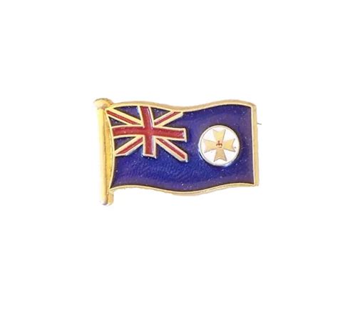 Vintage Queensland State Flag Australia Souvenir Lapel Badge Hat Tie