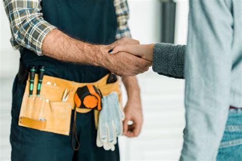 Should You Hire A Handyman To Do Some Repairs Or Diy